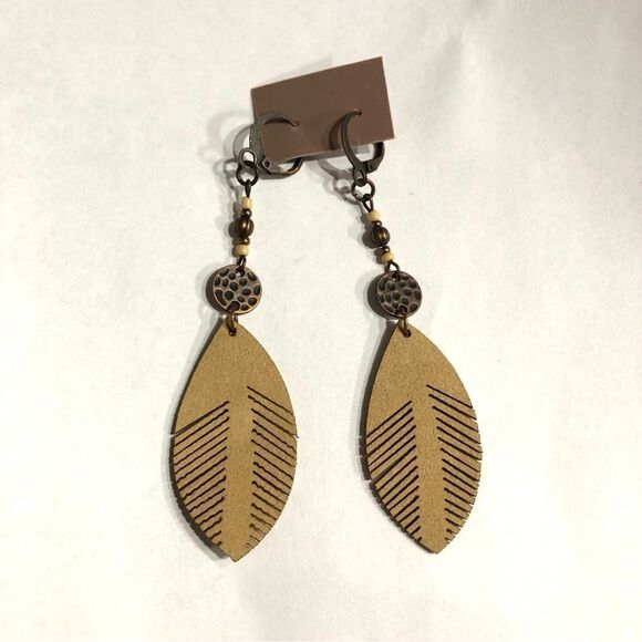 Boho Beaded Leather Feather Earrings (A)14 - Picture 3 of 8